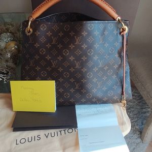 Louis Vuitton mm artsy